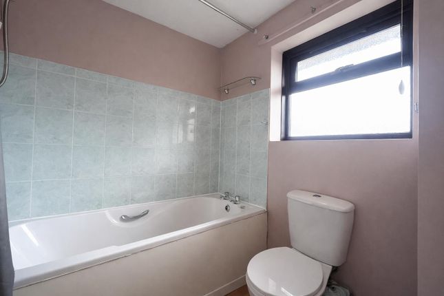64, Porthcawl Green, Milton Keynes photo 5