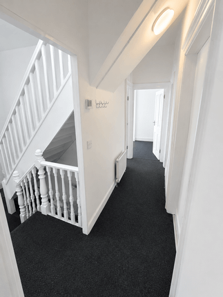 First Floor Flat 177-185 Cranbrook Road, Ilford photo 3