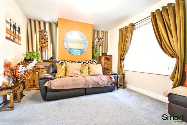 15, Burns Avenue, Exeter photo 3