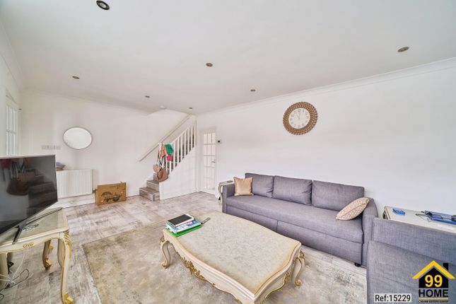 64, Nicoll Way, Borehamwood photo 4