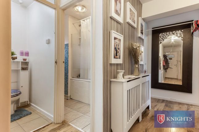 28, Myrtle Road, London photo 2