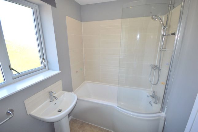 10 Moorland Avenue, Sale photo 4