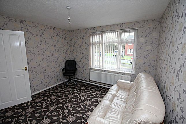 12, Dalston Close, Dudley photo 3