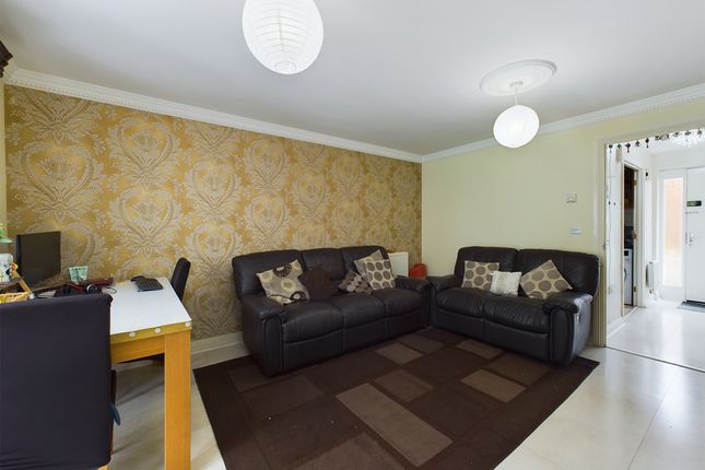 End terrace house for sale in Milton Place, High Wycombe