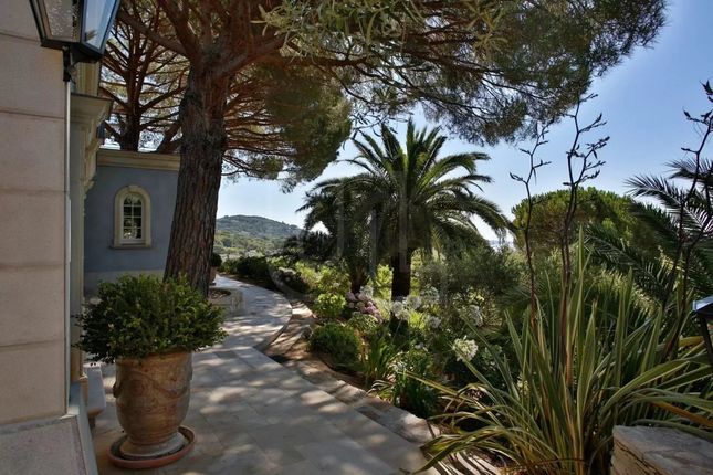 Detached house for sale in Grimaud, 83310, France