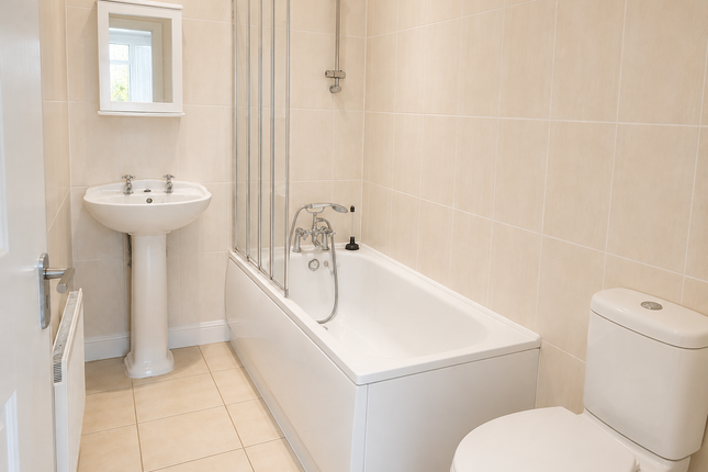120, Ftb, Station Road, London photo 4