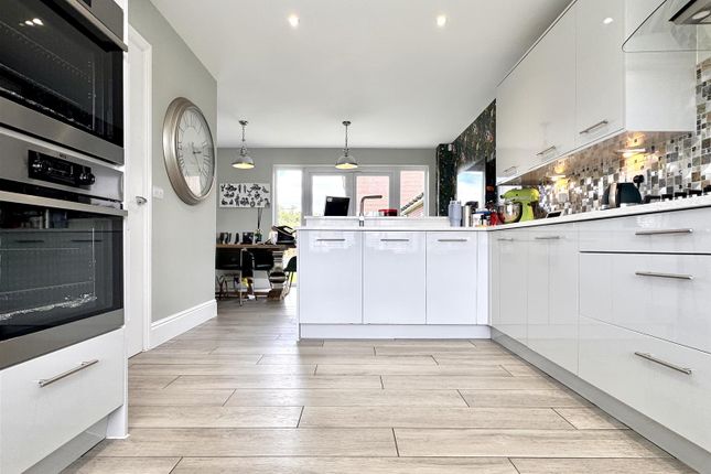 24, Seaborn Drive, Witham photo 2