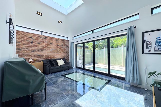 1a Downhurst Avenue, London photo 2