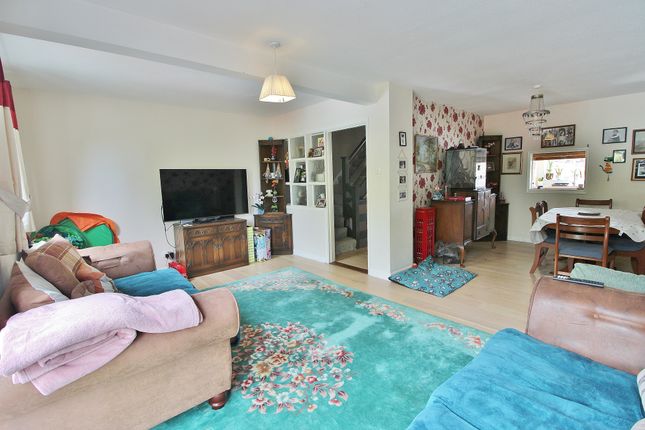 38, Cypress Crescent, Waterlooville photo 4