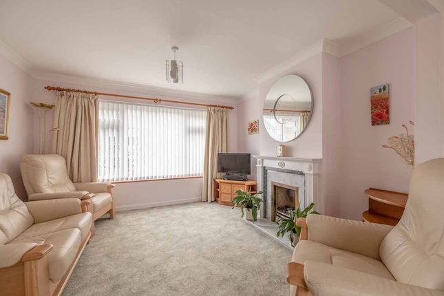 102, Hazell Way, Stoke Poges photo 2