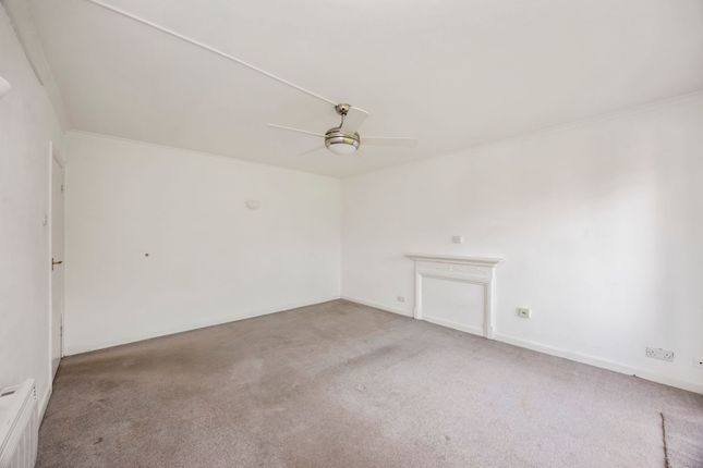 9 Muster Court, Haywards Heath photo 4