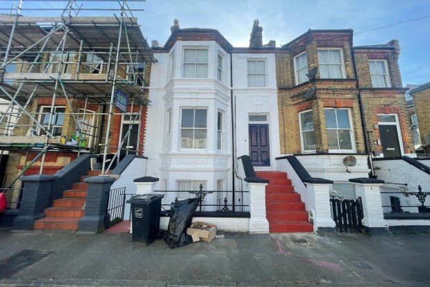 Thumbnail Flat to rent in 4 Westbrook Road, Margate