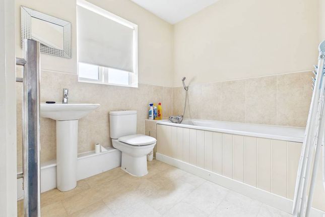 83, Jovian Way, Suffolk photo 4