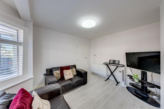 67, Mayfair Road, Dartford photo 4