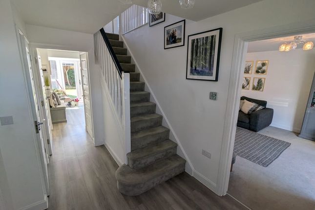 2 Hedgehog Road, Rogerstone, Newport photo 3