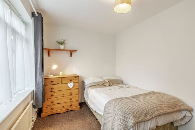 Shared accommodation to rent in Erica Walk, Colchester
