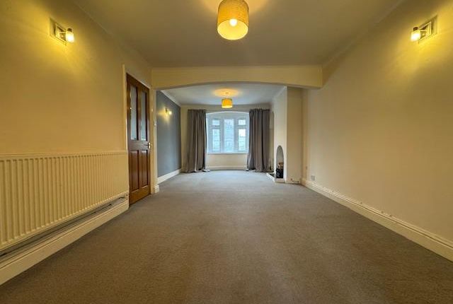 9, Headlands Grove, Swindon photo 5