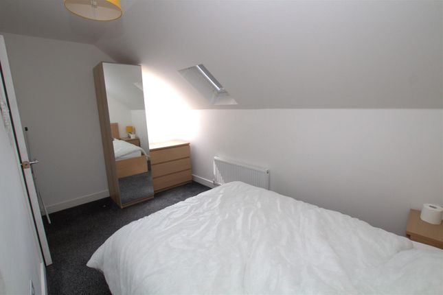 Flat 12, Stone Row, Skinningrove photo 4