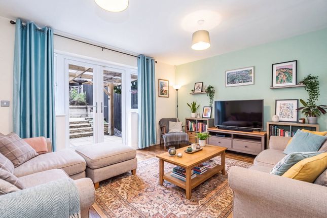 31, Clementine Drive, Nottingham photo 2
