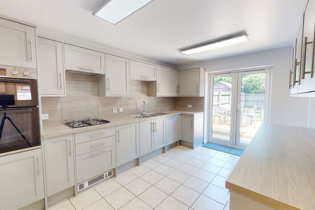 11, Brosnan Drive, Cheltenham photo 2