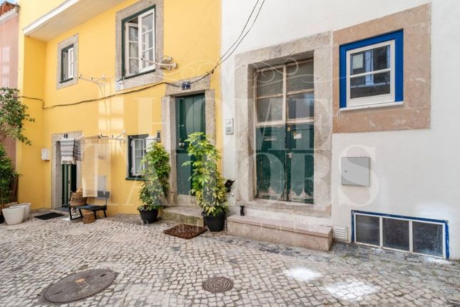 Thumbnail Block of flats for sale in Beco Das Mil Patacas, Santa Maria Maior, Lisboa