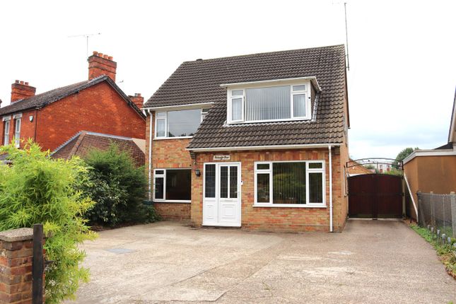 Thumbnail Detached house for sale in Fleet Road, Farnborough