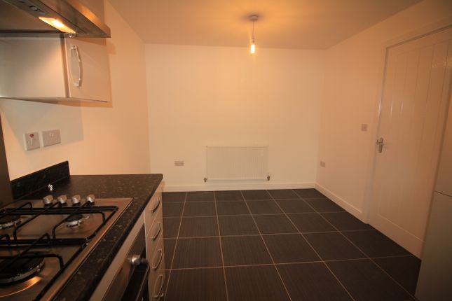 28, Nottingham photo 4