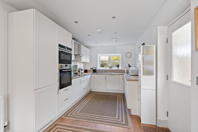 11 Oak Drive, Auchterarder photo 3