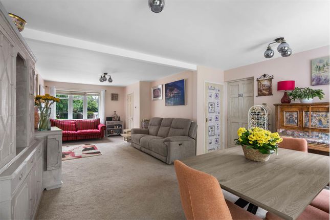 6, Verney Drive, Stratford-Upon-Avon photo 3