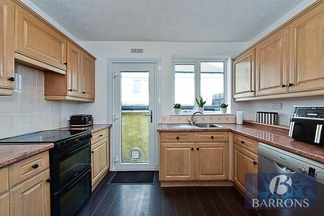8, Burleigh Way, Cuffley photo 4