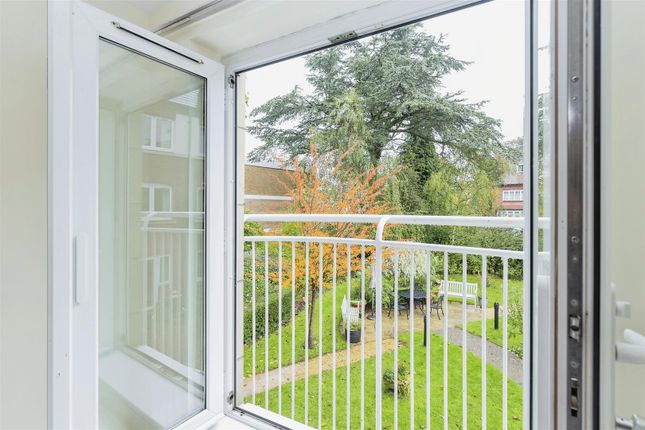 Flat for sale in Lorne Court, School Road, Moseley, Birmingham