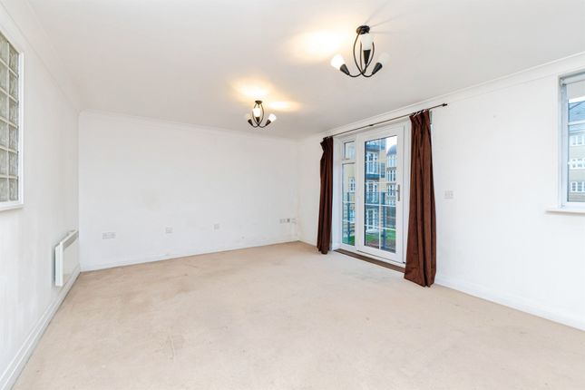 63, Newland Gardens, Hertford photo 3
