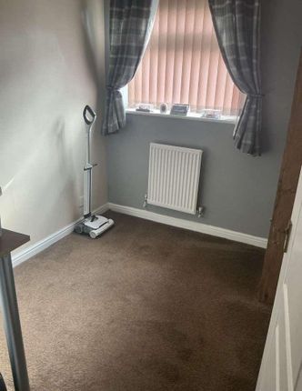 Stanford Close, Manchester photo 5