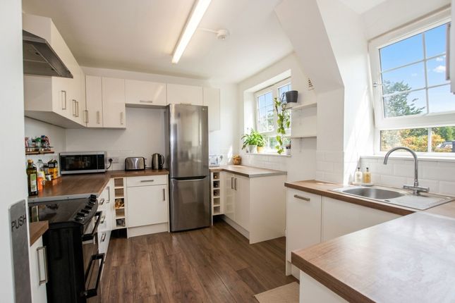 Flat 18, Tornay House Shore Place, London photo 3
