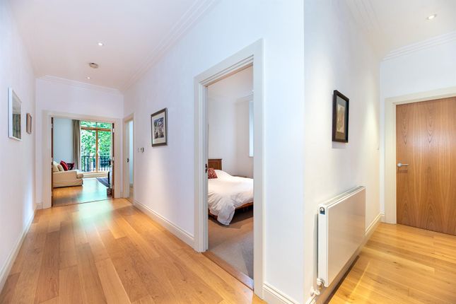 Flat for sale in 8 Dean Ryle Street, Westminster, London