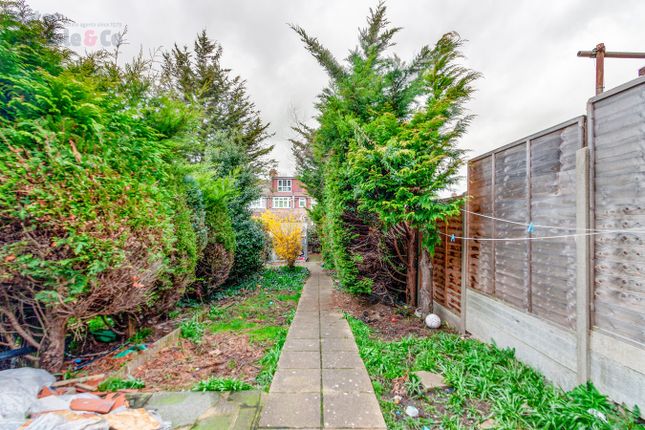 Terraced house for sale in Lee Road, Perivale, Greenford