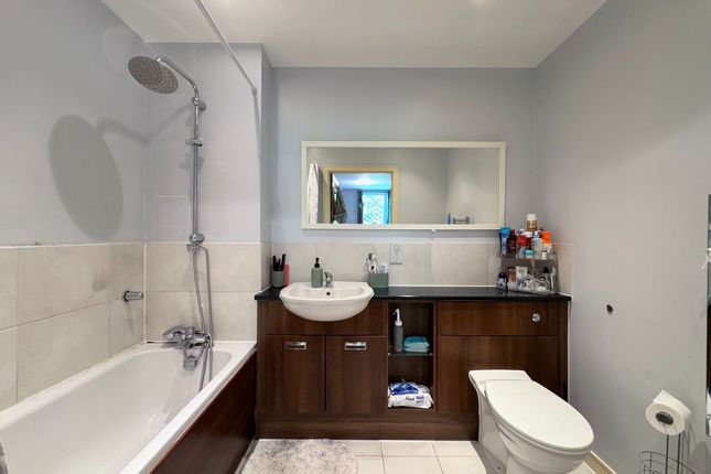 Flat 6, Nevis Court, Edgware photo 4