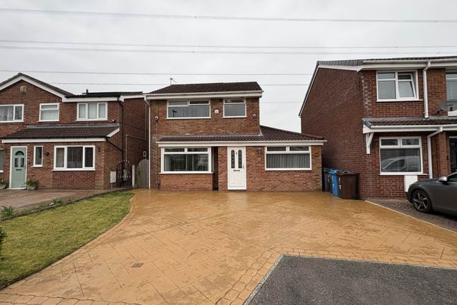 4-bed house on 17, Cherrywood, Oldham, £365,000