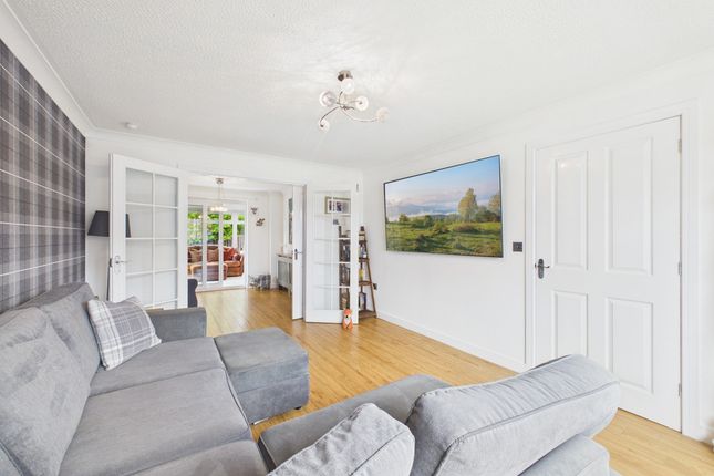 25, Burns Crescent, Kilmarnock photo 3