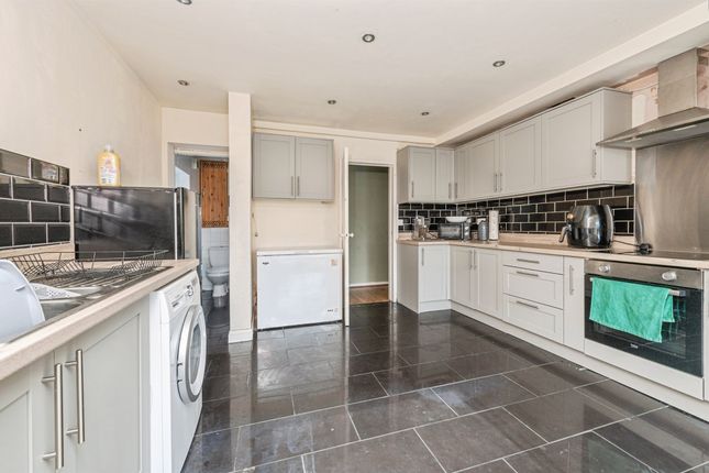 63, Stoney Lane, WAKEFIELD photo 4