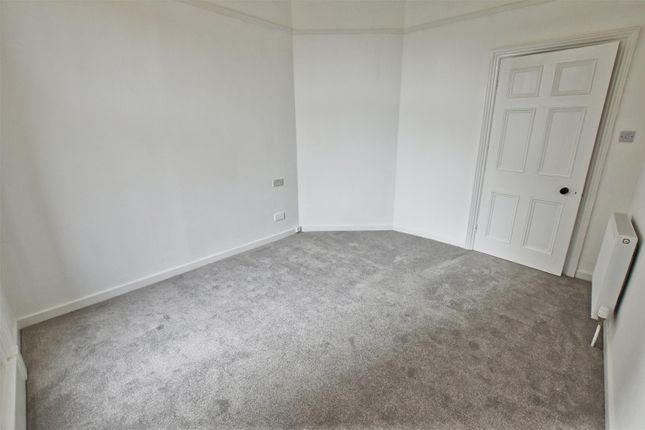 Flat to rent in High Street, Cromer