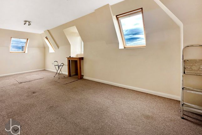 34, Hardie's Point, Colchester photo 2