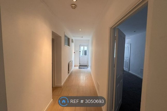 Flat, Bishopgate House Bath Road, Cheltenham photo 2