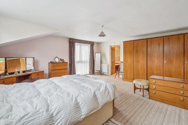 53, Howards Thicket, Buckinghamshire photo 3