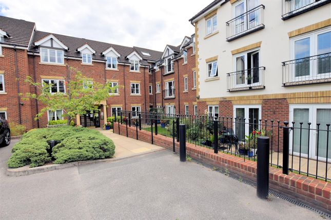 Thumbnail Flat for sale in Calcot Priory, Calcot, Reading