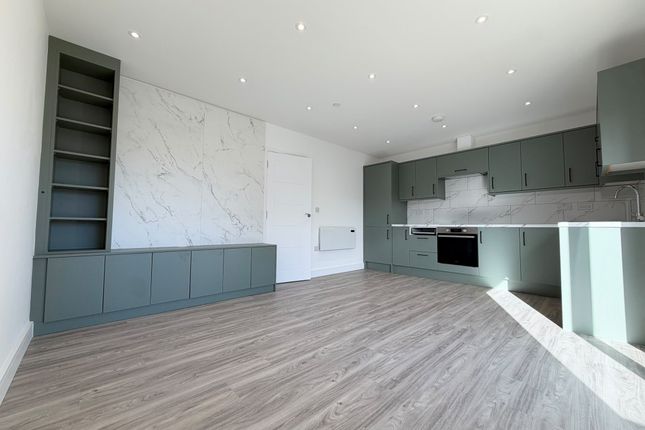 Flat 3, 23 Dunstable Place, Luton photo 3