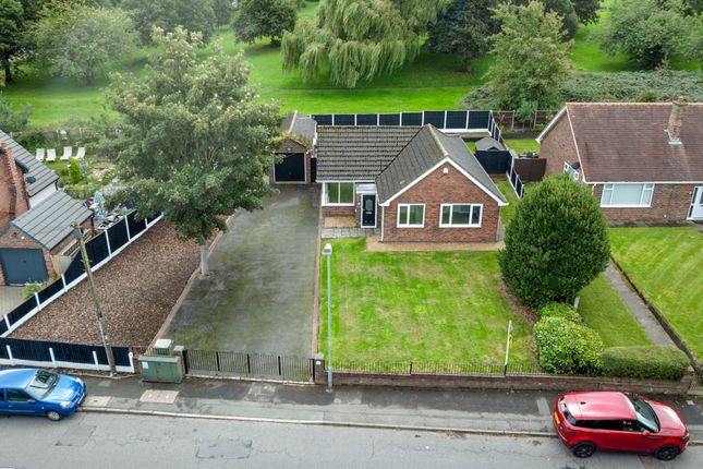 81 Soughers Lane, Wigan photo 2