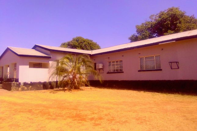 Detached house for sale in Southern, Lingstone, Zambia