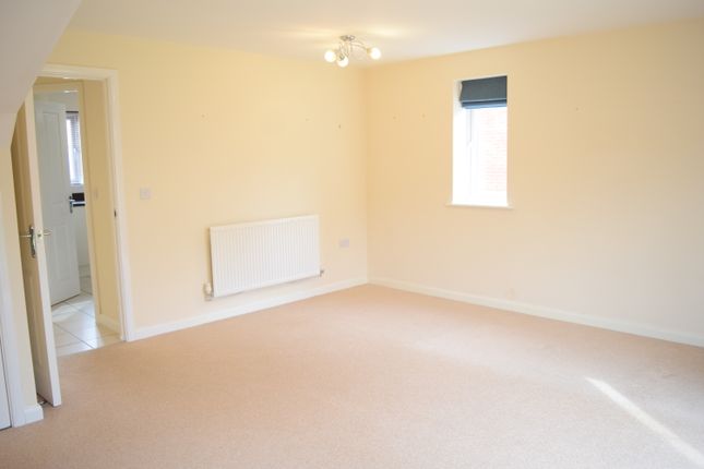 65, Timken Way North, Northampton photo 5