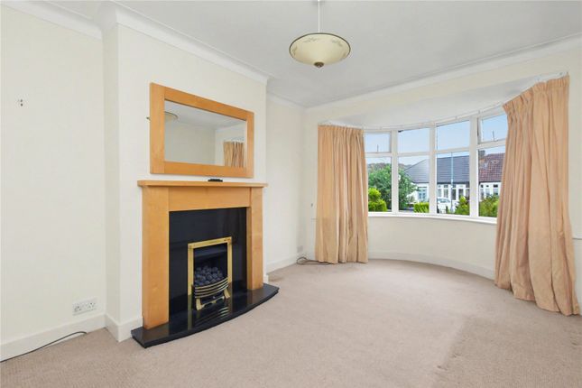31, Vesper Gardens, West Yorkshire photo 2